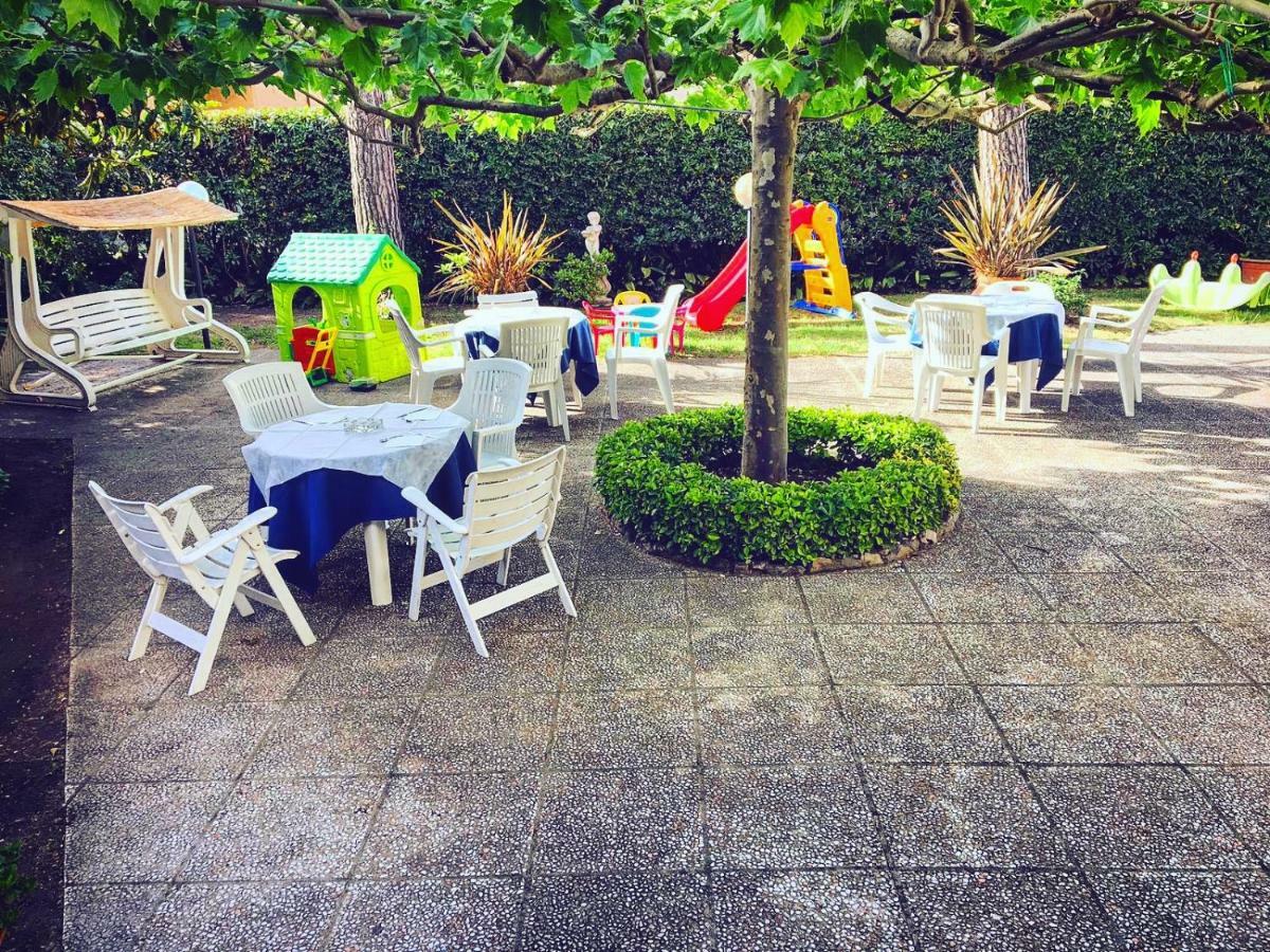 Hotel Perla Del Mare Lido di Camaiore Exterior foto
